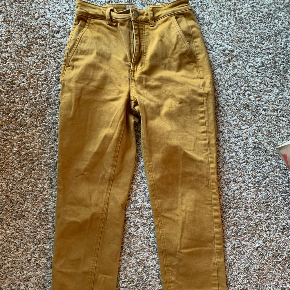 Everlane Cropped Slim Short Pants in tan! SIZE 0